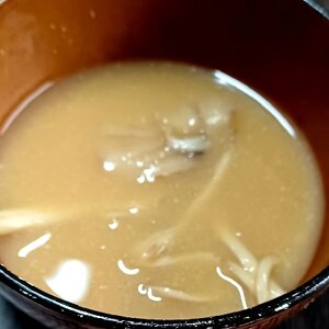 栄養満点！舞茸の味噌汁
